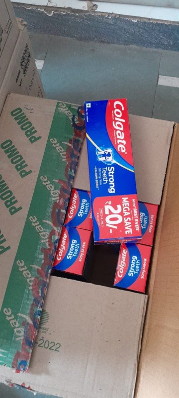 Colgate 225@ 200gm+100gm+1bresh free